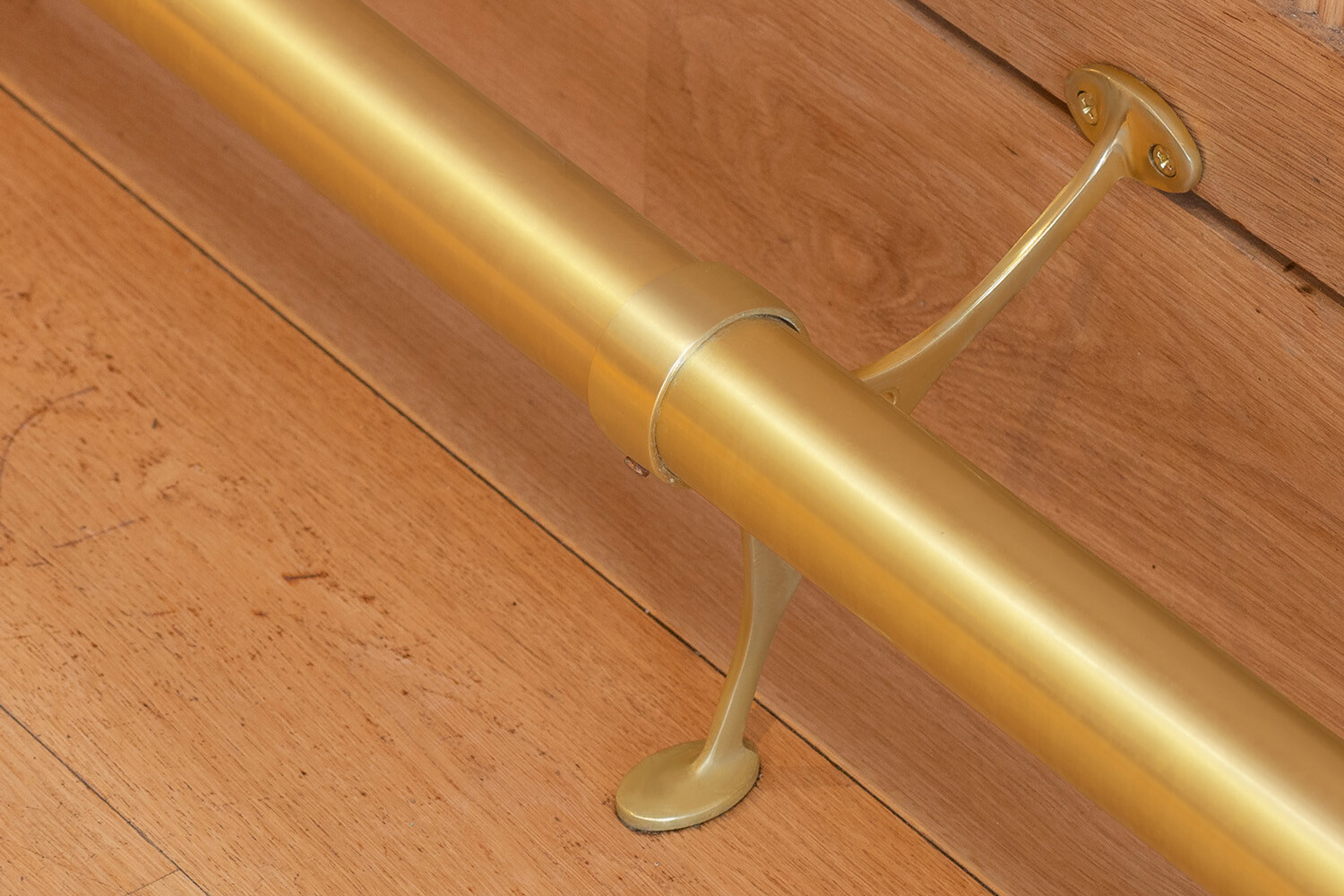 polished metal finish - polished brass