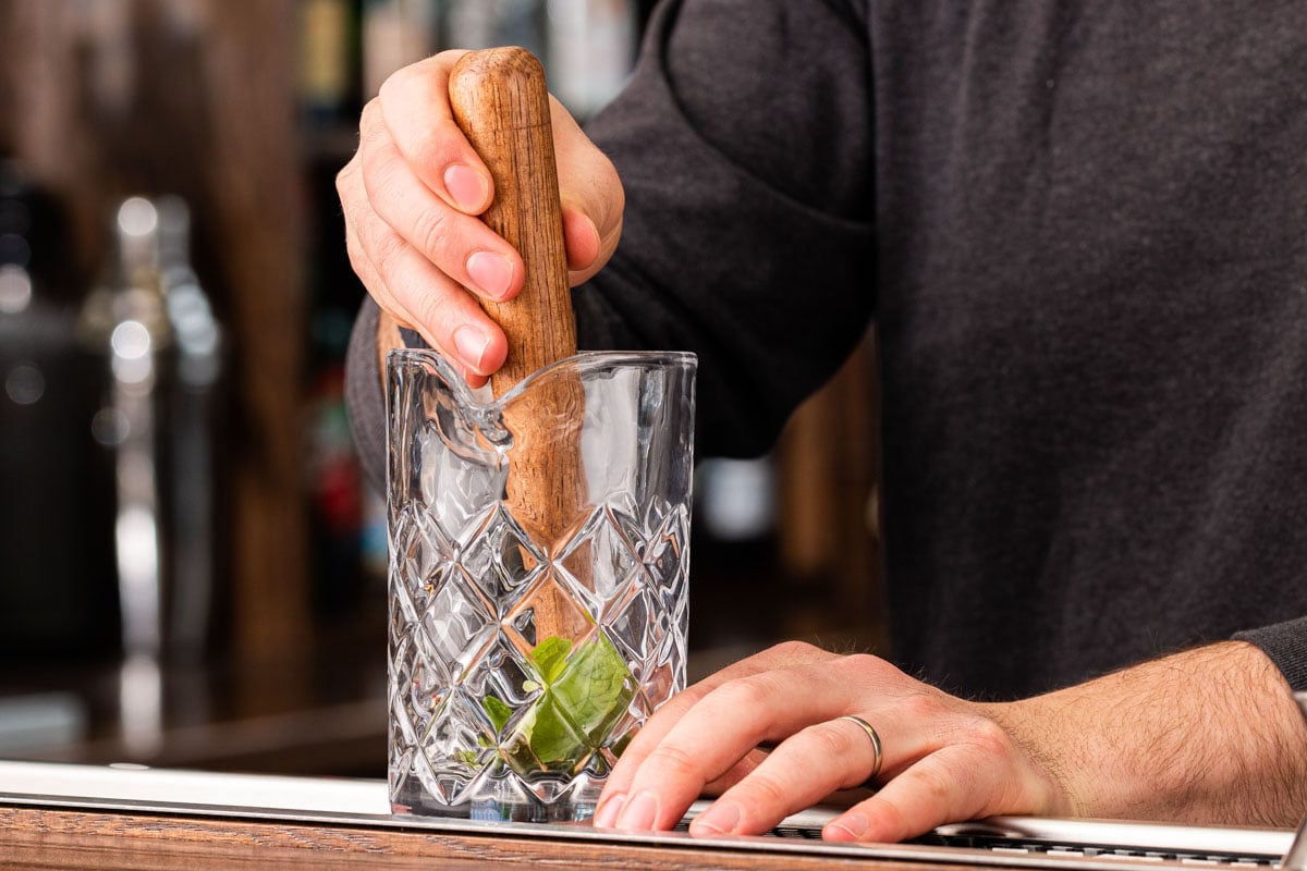 kegworks-how-to-muddle-1