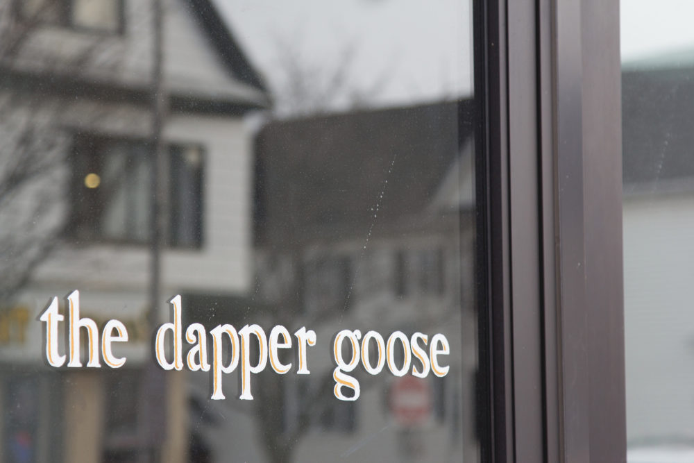 dapper goose sign