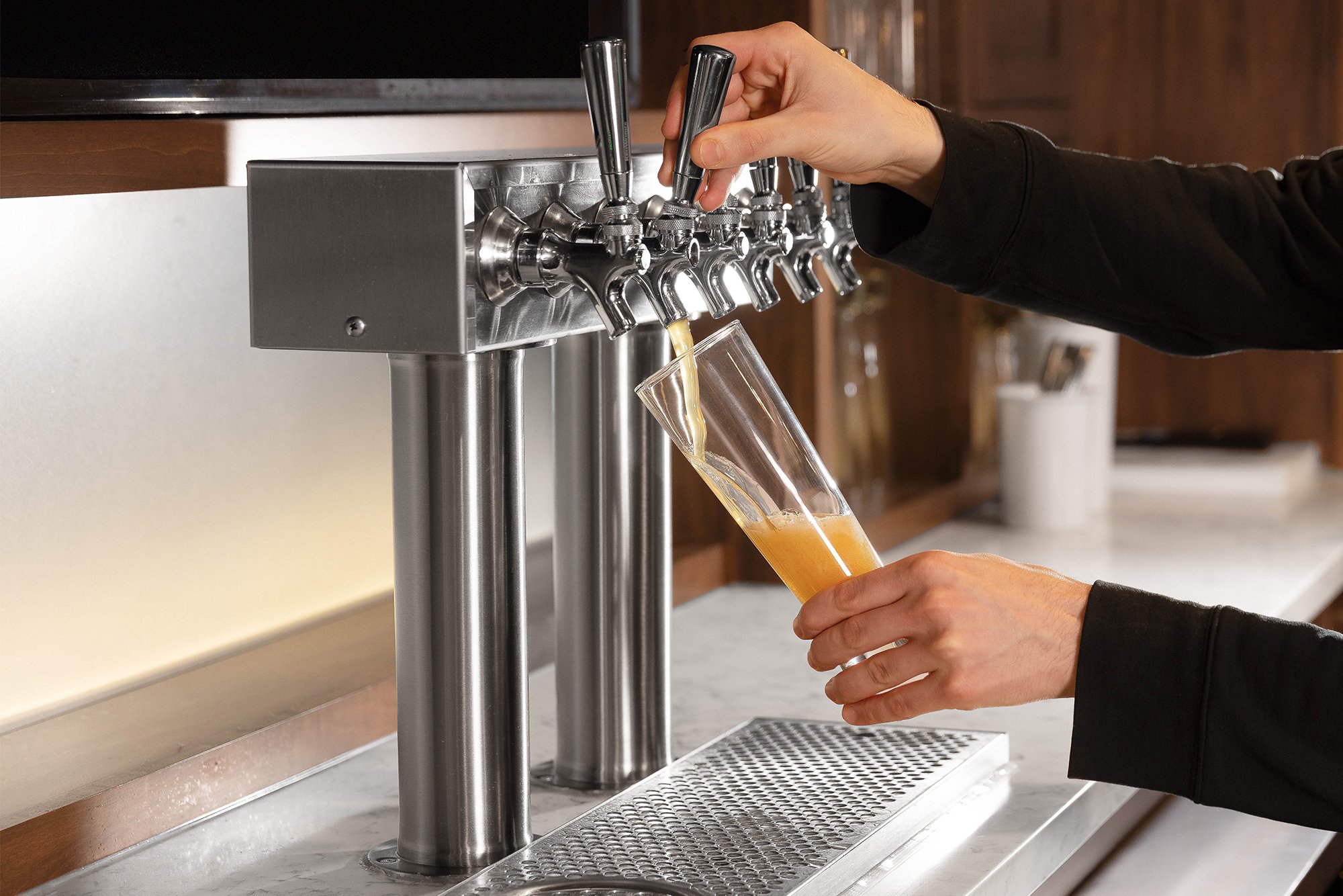 double pedestal draft tower for commercial draft beer system