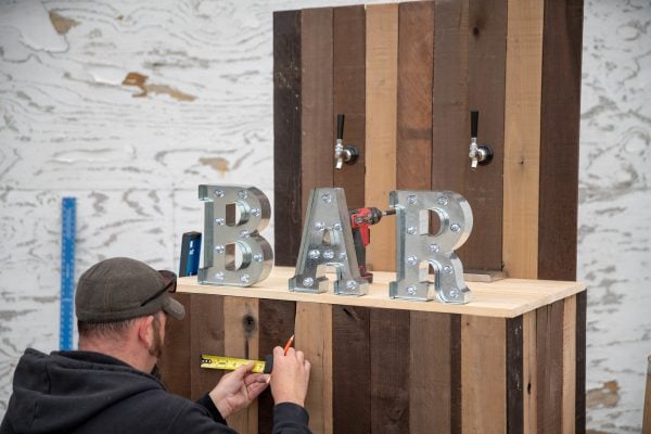 Decorating A DIY Wedding Bar